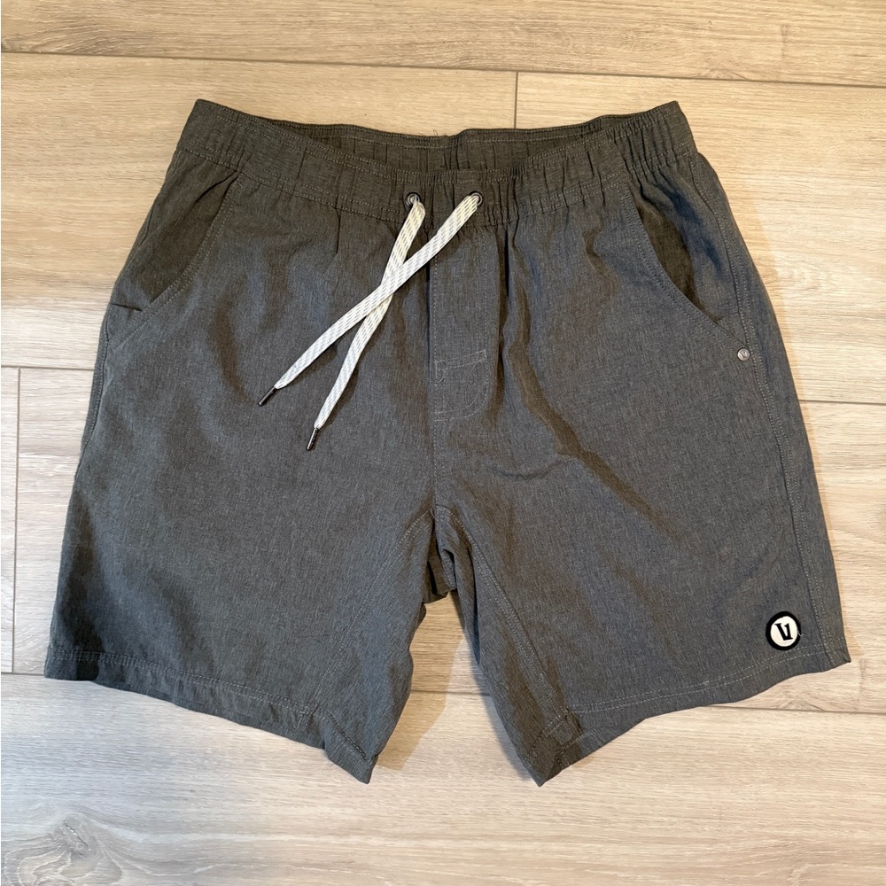 Vuori Men's Kore 8” shorts Charcoal Athletic Shorts